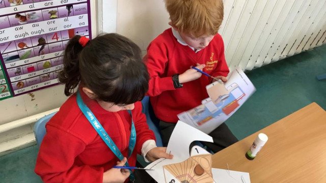 Year 2 - Making 3D Shapes - Daubeney Primary School